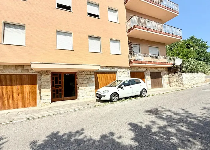 A43 - Ancona, Ampio Trilocale Con Giardino *