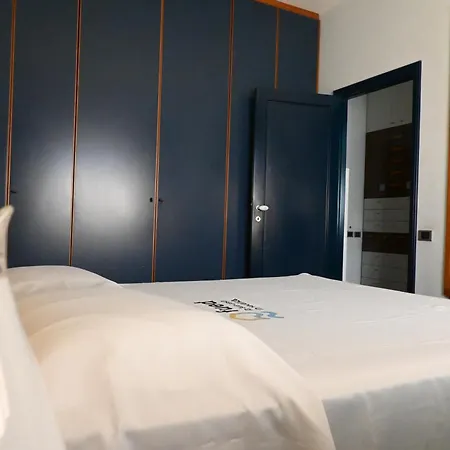 A43 - Ancona, Ampio Trilocale Con Giardino